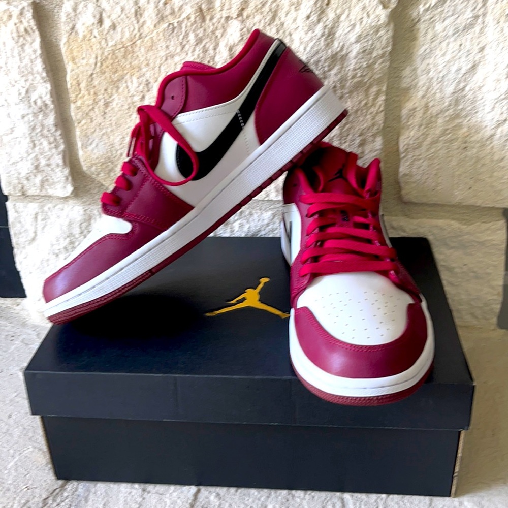 Jordan Men's Low Top Sneakers White and Red with Black Swoosh